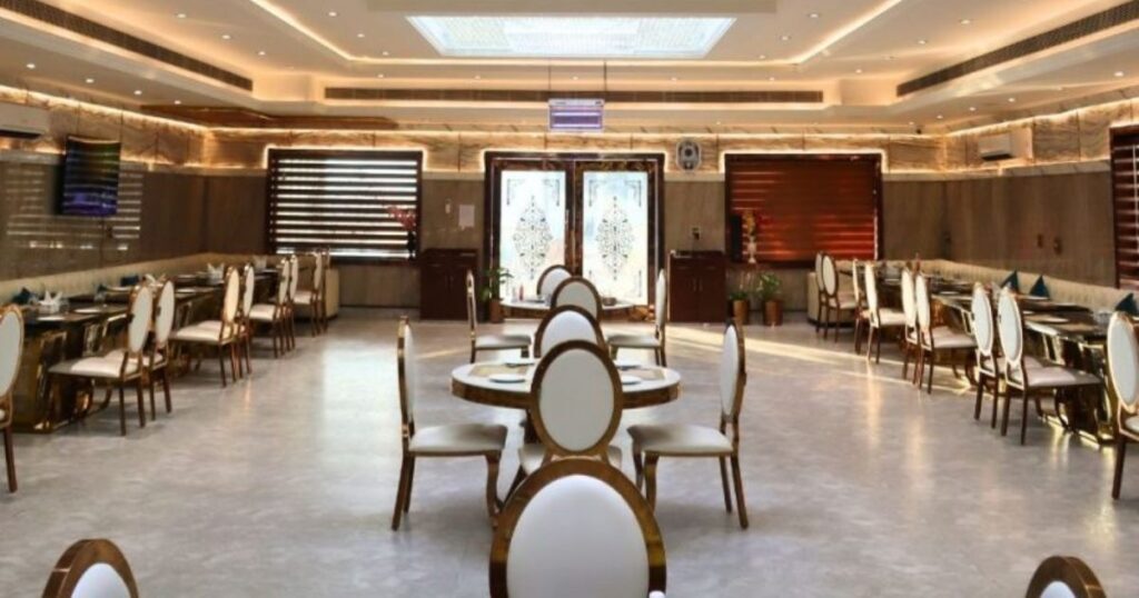 Best restaurant near me for lunch and dinner visits