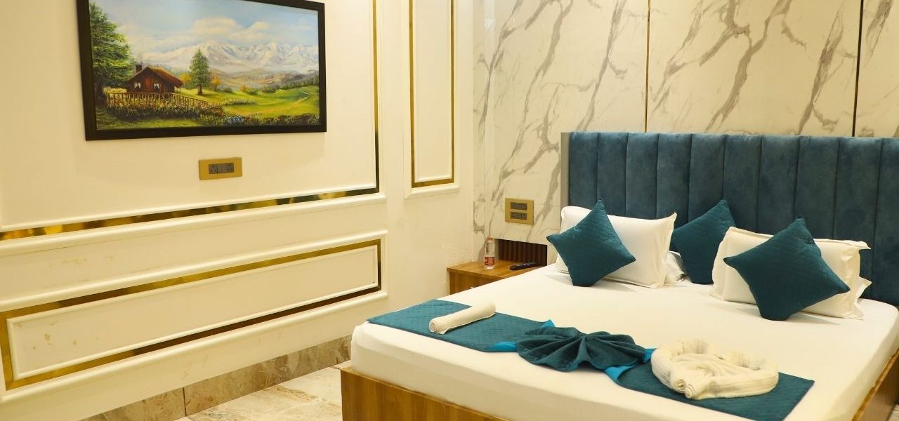 Burney - Stay with Affordable Luxury Rooms in Bulandshahr