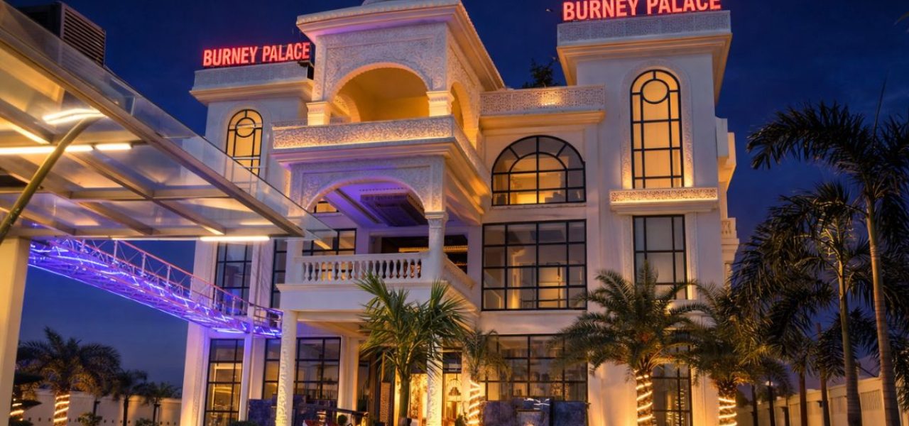 Luxury hotel in Bulandshahr near top city attractions